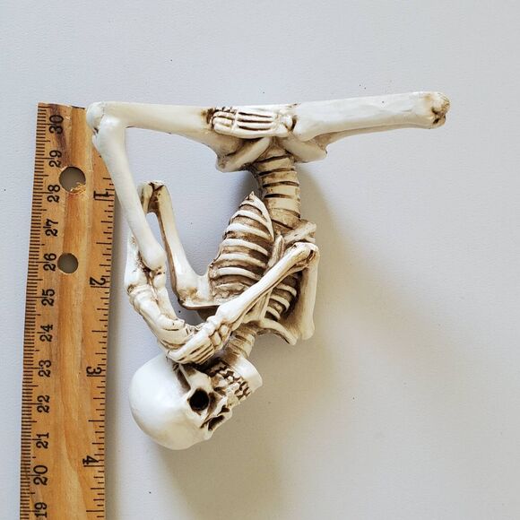 Halloween Yoga Skeleton Figurines Decorations Zen Poses Resin Set of 4 New - Picture 5 of 16
